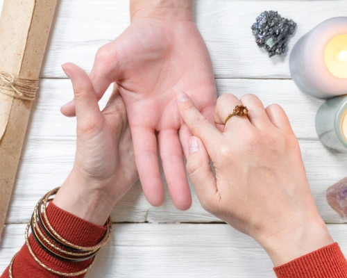 Hand reding